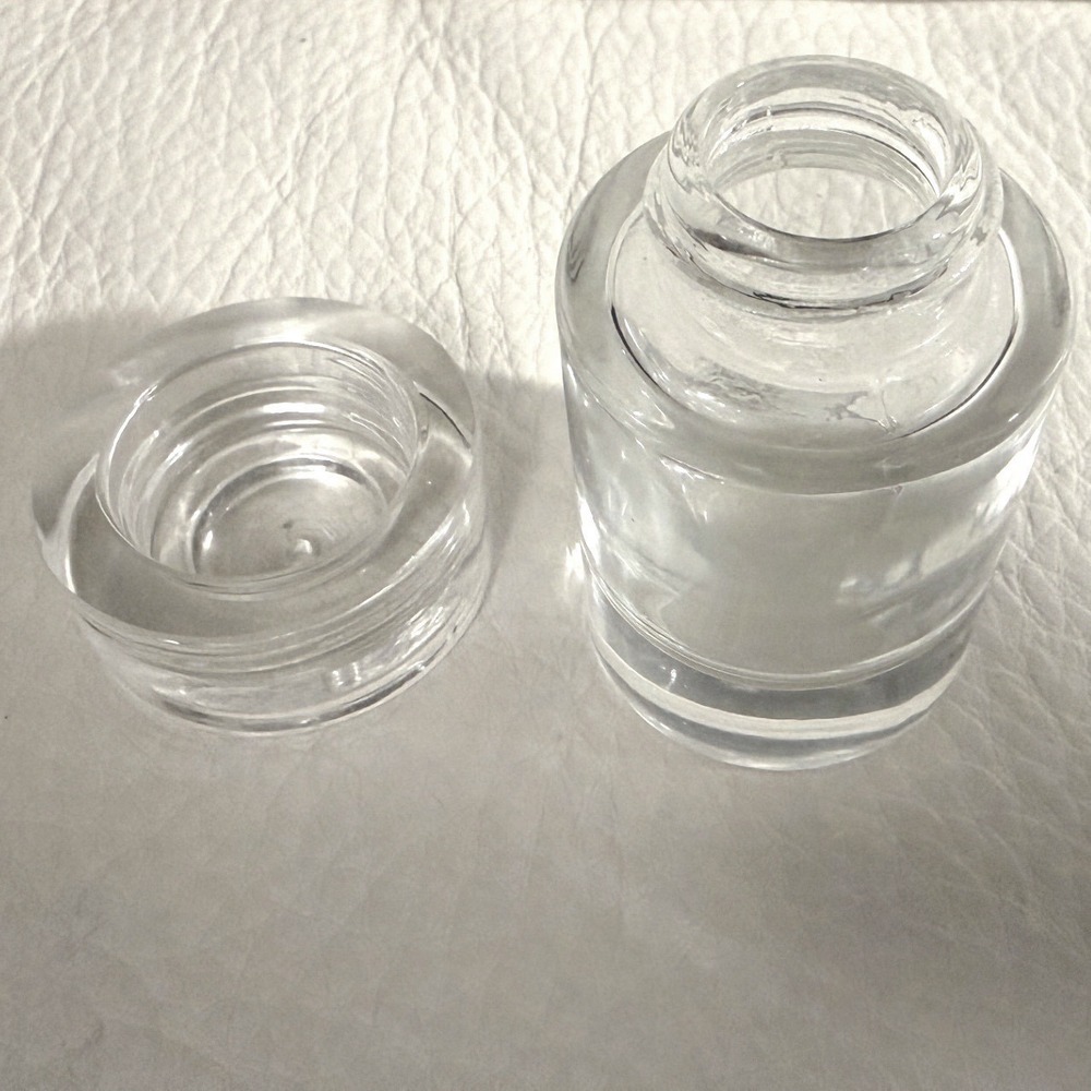 Vintage MCM Heavy Glass Salt Pepper Shakers Screw On Glass Lids Clear - Picture 7 of 9
